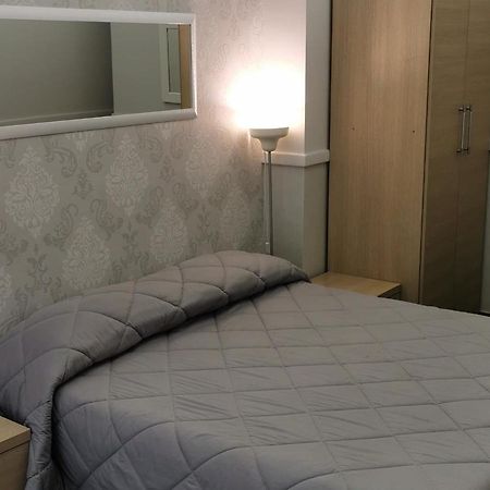 Bed And Breakfast Piramide โรม ภายนอก รูปภาพ